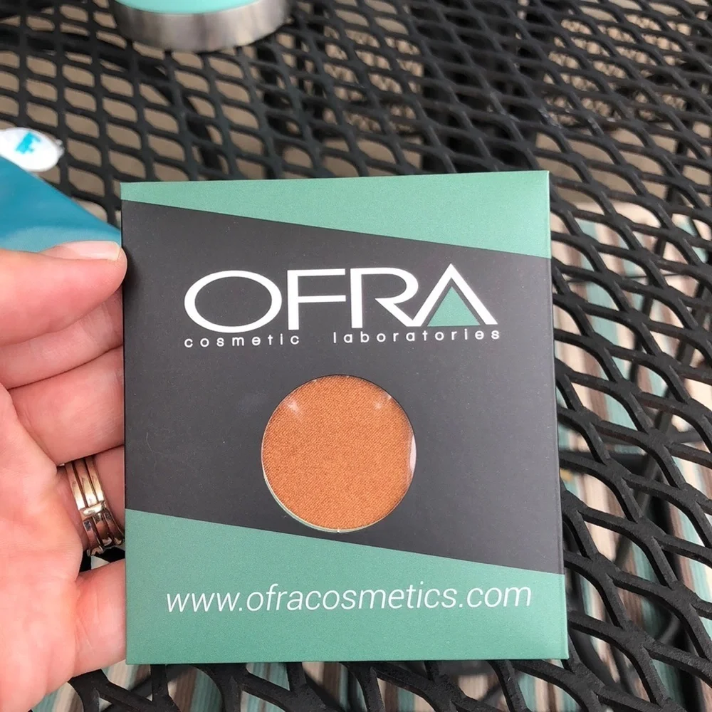Ofra eyeshadow syrup